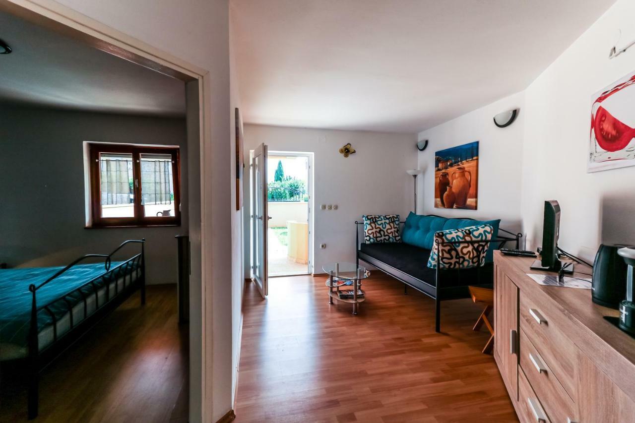 Waimarie Apartment Fazana Bagian luar foto